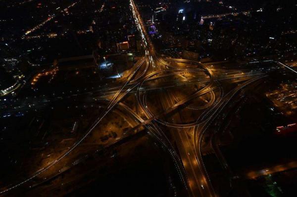 《穿過寒冬擁抱你》黃渤、賈玲、周冬雨、朱一龍、劉昊然等主演