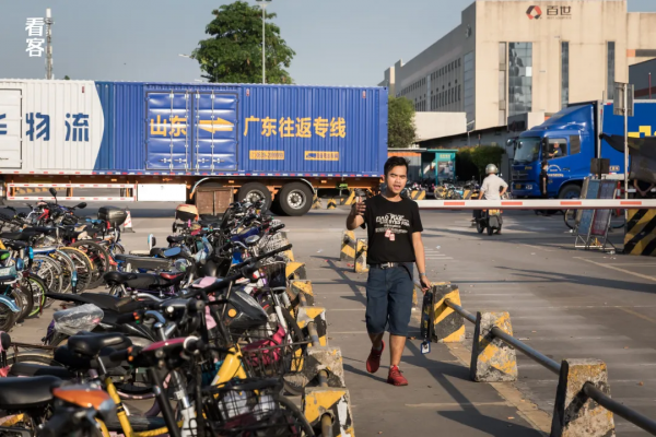 我在全國最大的物流分揀場，上了300個夜班