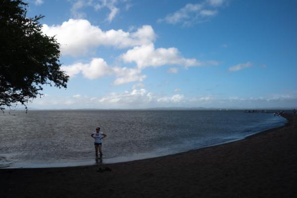 在這座島上，火山和湖泊有個約會