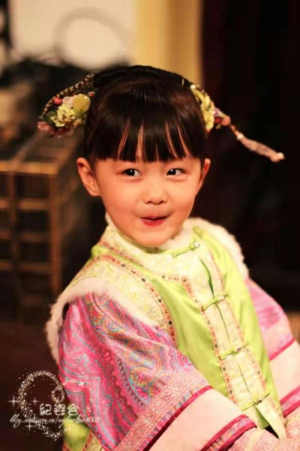 童星也內捲了？張籽沐13歲演高中生，小溫宜紀姿含卻沒小時候火？