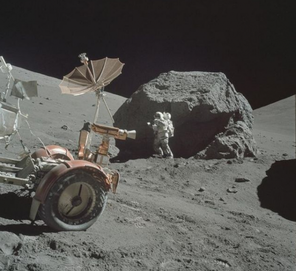 2009年，荷蘭證實美國送的&OpenCurlyDoubleQuote;月岩&rdquo;是假貨，美國：我沒說那是月岩