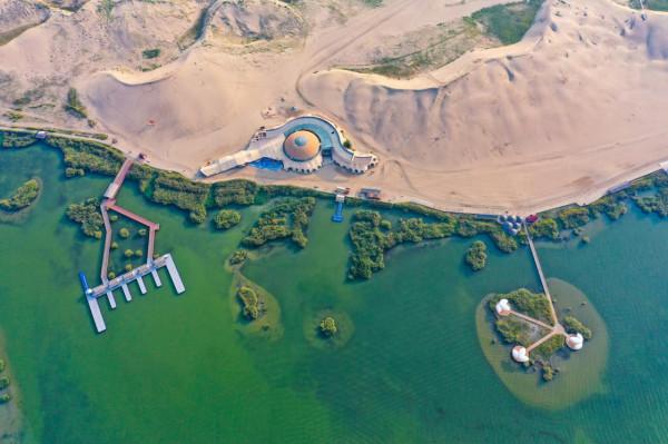 沙湖:感受一半沙漠一半湖水 沙湖:感受一半沙漠一半湖水