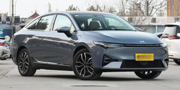 小鵬P5，已經賣瘋了，完勝同級別電動汽車