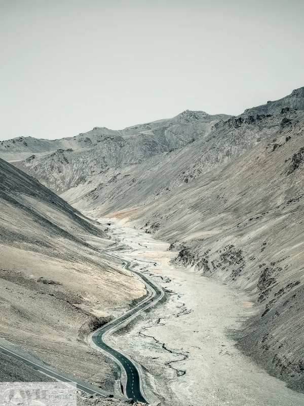 兩個人，一輛車，阿里北線無人區穿越