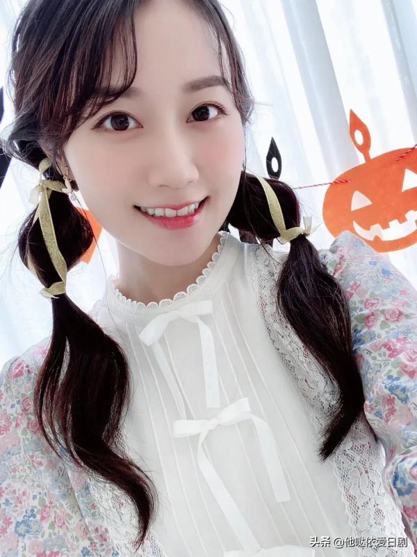 小倉唯釋出專輯，聲優界甜美可愛的顏值代表