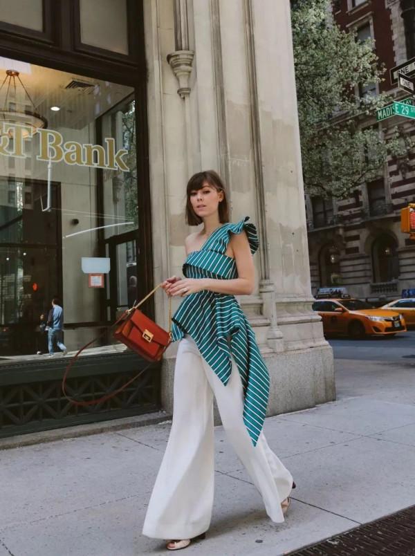 選褲子有講究,白褲子穿搭禁忌提前瞭解,避免出錯變時髦 選褲子有講究,白褲子穿搭禁忌提前瞭解,避免出錯變時髦