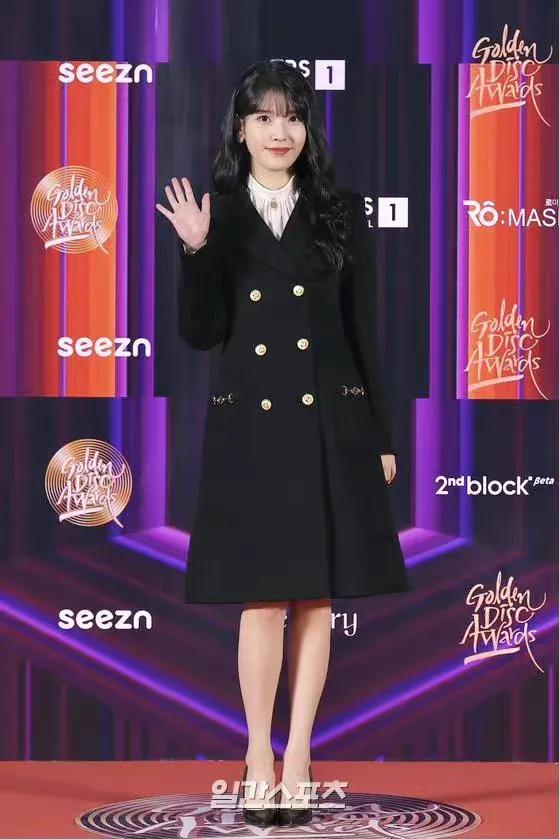 Iu像個剛畢業第一天去公司報道的職場小白