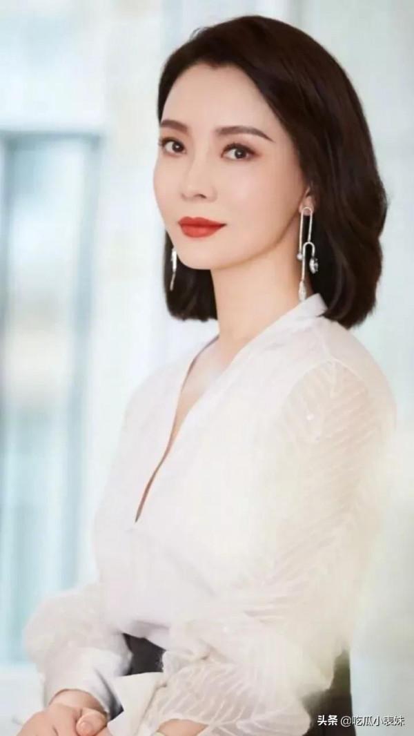 陳數，優雅成熟，韻味十足