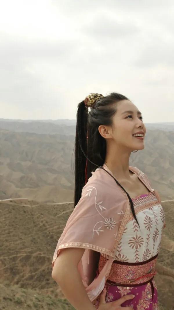 看了劉詩詩的古裝造型 終於知道她為什麼叫詩爺