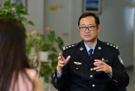 香港迴歸的見證人！讓英軍“下崗”的軍官譚善愛，轉業成社群民警