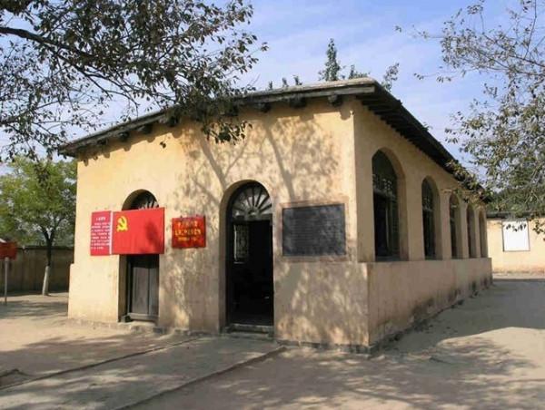 開國大典結束後,毛澤東毫無睡意,說完這一段話後,湧出了淚花 開國大典結束後,毛澤東毫無睡意,說完這一段話後,湧出了淚花