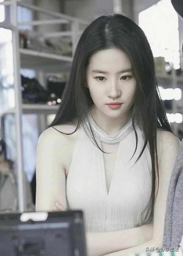 劉亦菲現代裝美圖桌布