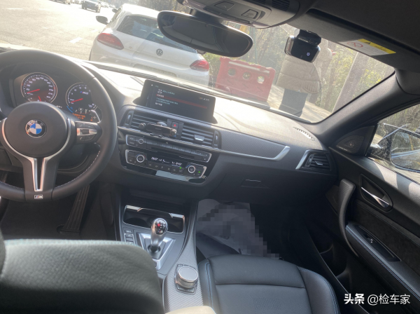 這輛要價67萬的寶馬M2半年開了8百公里!賣家:我媳婦偶爾買菜開 這輛要價67萬的寶馬M2半年開了8百公里!賣家:我媳婦偶爾買菜開