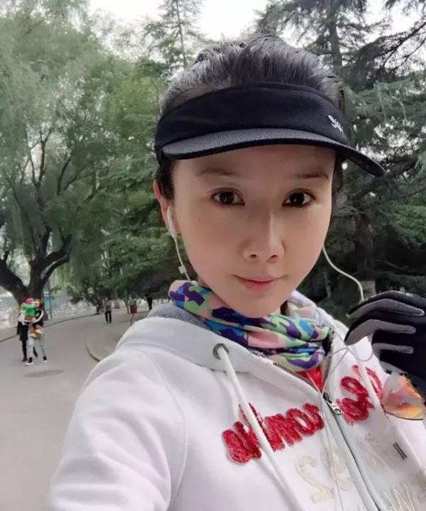 10位“整容上癮”的女星，明知矽膠臉恐怖，為何還是前仆後繼？