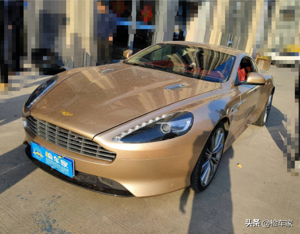 400多萬的限量超跑用來拉火鍋料！這輛阿斯頓馬丁現在只要73萬