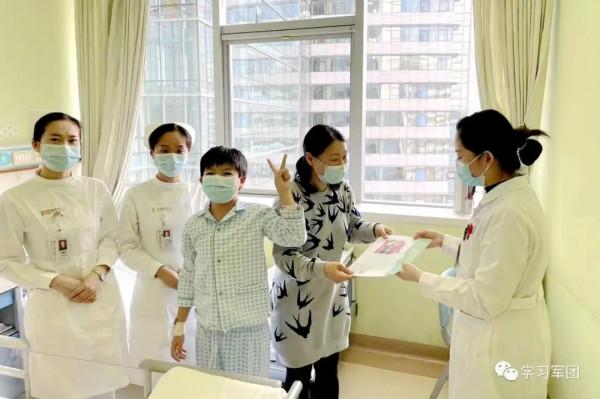 暖心高效！解放軍總醫院推出&OpenCurlyDoubleQuote;下沉式&rdquo;床旁結算服務