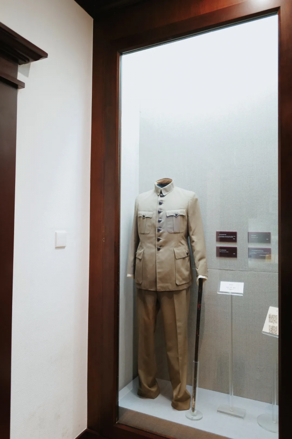 這輛“百年限定”的紅色巴士，今年特別值得坐上一坐