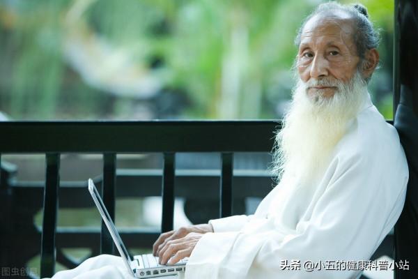 輔酶Q10真能延緩衰老嗎?50歲後的中老年人應該科學服用輔酶Q10 輔酶Q10真能延緩衰老嗎?50歲後的中老年人應該科學服用輔酶Q10