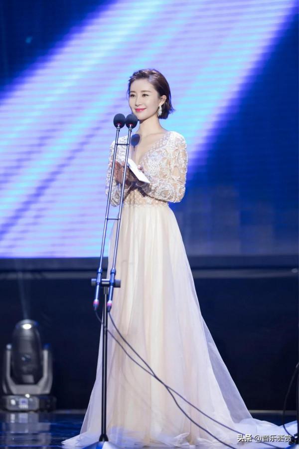 曾經童星出道的舒暢