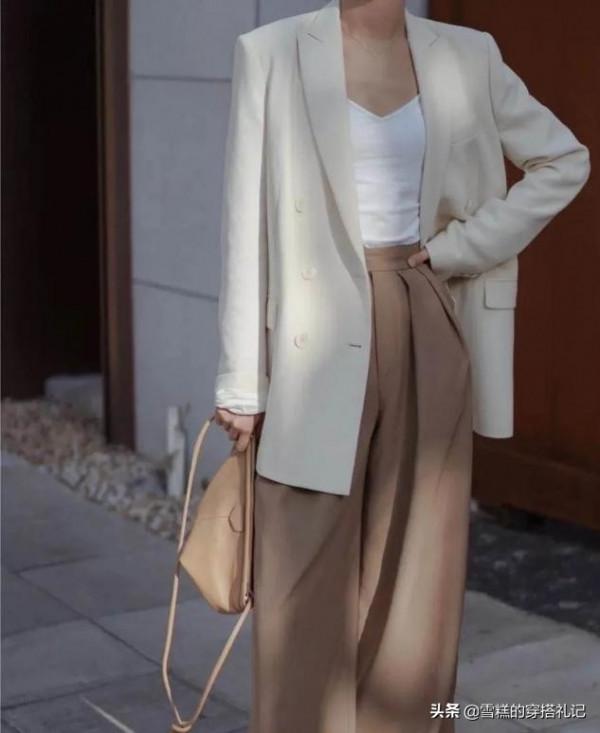 真正會穿的女人，秋天穿褲子都避不開這3個顏色，美得優雅又氣質