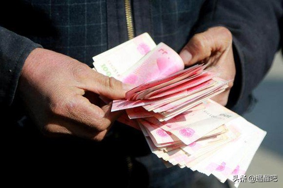 過年回家，有人問你掙了多少錢？低情商閉口不談，高情商這樣回答