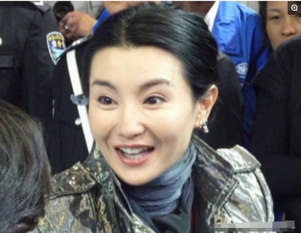 張曼玉發福，顏值卻重回巔峰，網友：真的美炸了