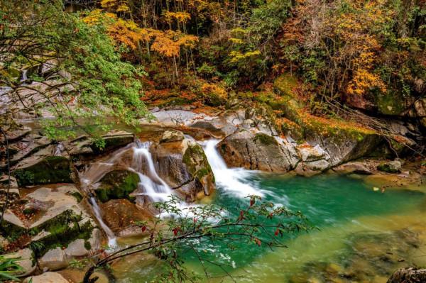 黑熊溝——四川光霧山