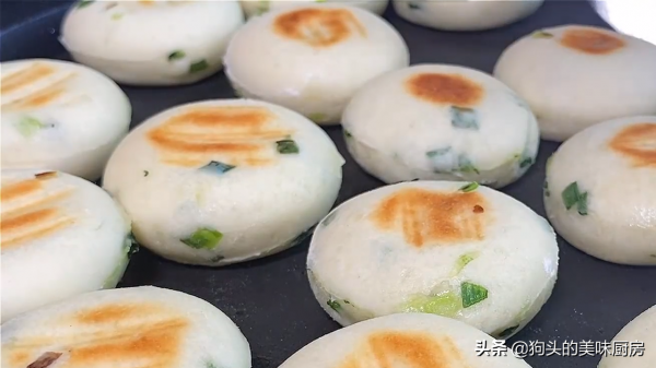 蔥花小發麵餅，不加雞蛋不加油，鬆軟蓬鬆好消化，家人都愛吃