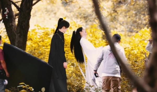 《天官賜福》路透曝光，站姐畫衣服，這個保密程度你期待嗎