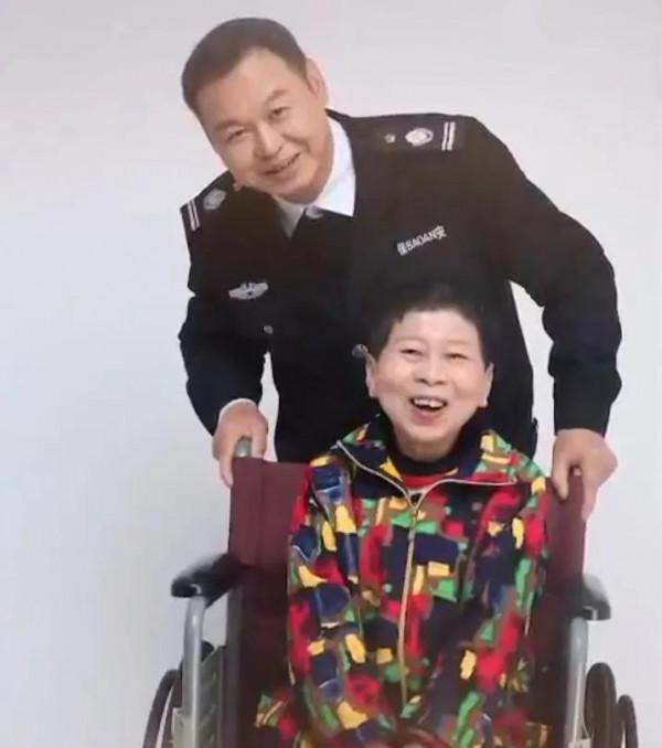 妻患病殘疾，丈夫不離不棄照顧32年，他們的美好愛情故事感天動地