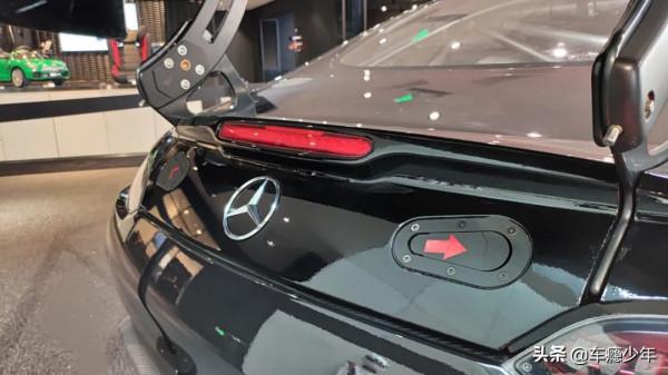 實拍賓士AMG GT3賽車！採用6.2升V8動力，國內極為罕見