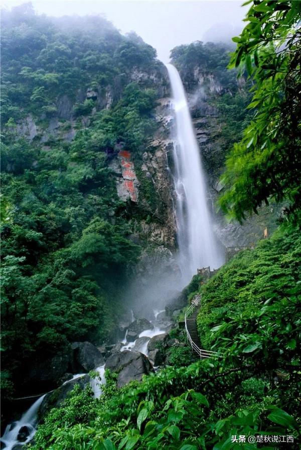 江西的這座山，與月亮有關，還帶著明月般朦朧的美