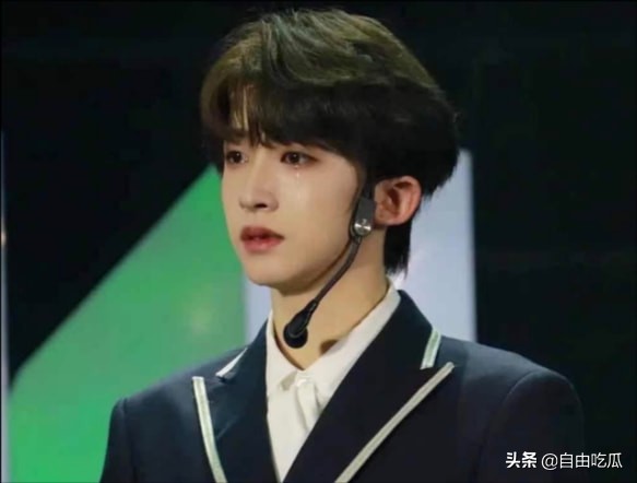 男愛豆為了白有多拼？劉宇拔腿毛，化妝師曝他們要求塗最白的粉底