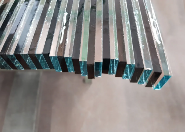 產品 | 透過清澈的 DV 玻璃，追尋優質工藝的身影