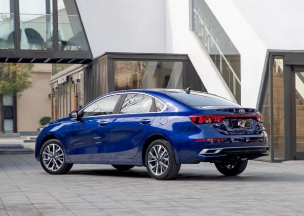 起亞最後的倔強，不到11萬起的K3，對抗朗逸軒逸，有價效比