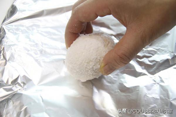 雞蛋新式烤法：雪花鹽烤雞蛋