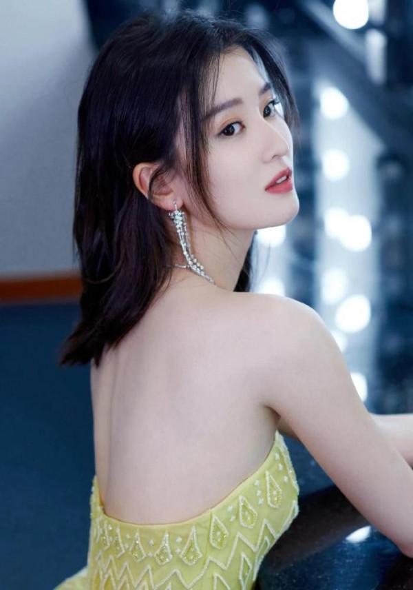 喬欣，膚白貌美的她，妥妥的氣質女神