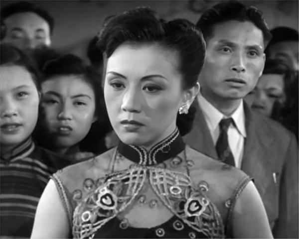 姚姚：母親多次婚變，男友自盡，兒子被迫送人，31歲帶著遺憾離世