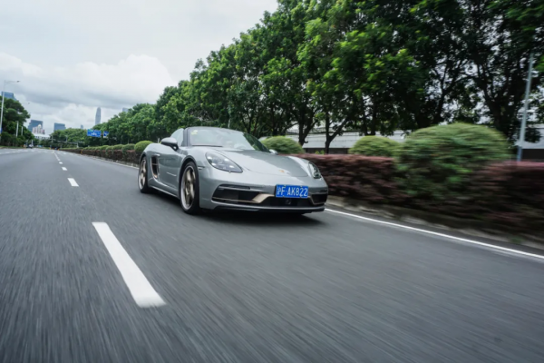 全球限量1250臺，這臺718 Boxster 有哪些高能進階？