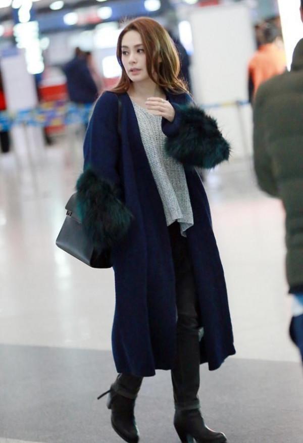 81年的阿嬌遇上60年的惠英紅,狀態真不一樣,看不出21歲的年齡差 81年的阿嬌遇上60年的惠英紅,狀態真不一樣,看不出21歲的年齡差