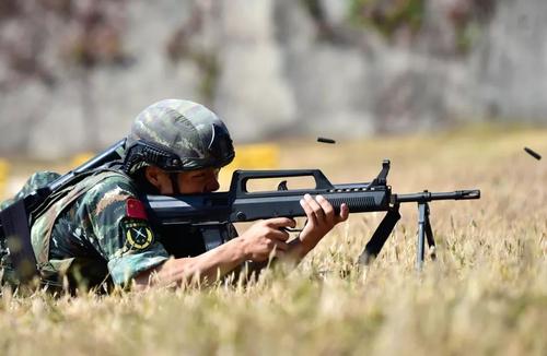 中國軍隊現役主力輕武器大合集