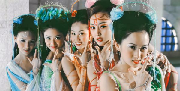 二仙女橙兒：參加過快女，曾轉行當老師還教過許凱，現復出演太后