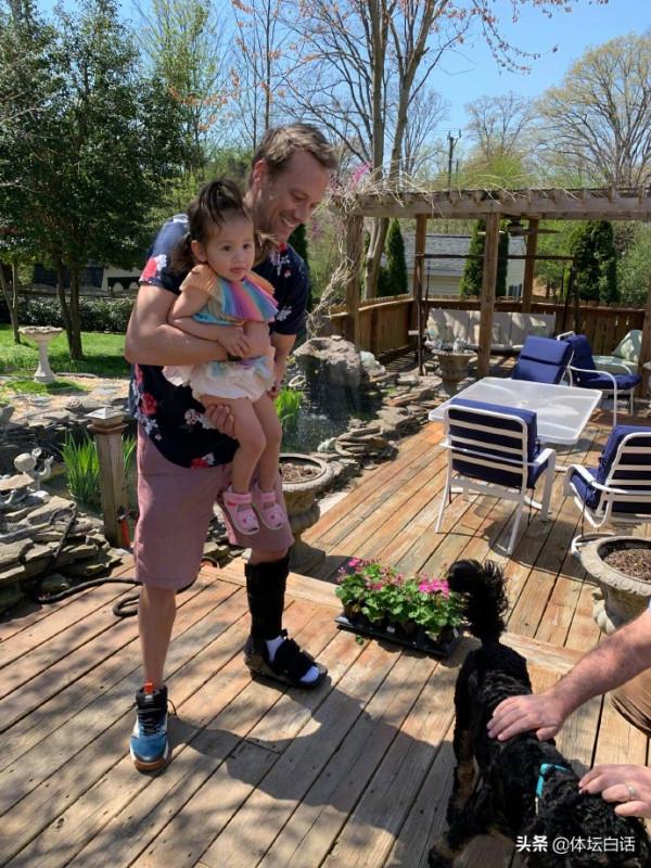 單日139萬！前女排國手一家定居美國，出門遊玩不戴口罩惹擔心