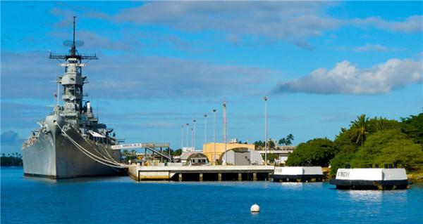 1998年張萬年在美國西點軍校演講，短短几句話，臺下響起熱烈掌聲