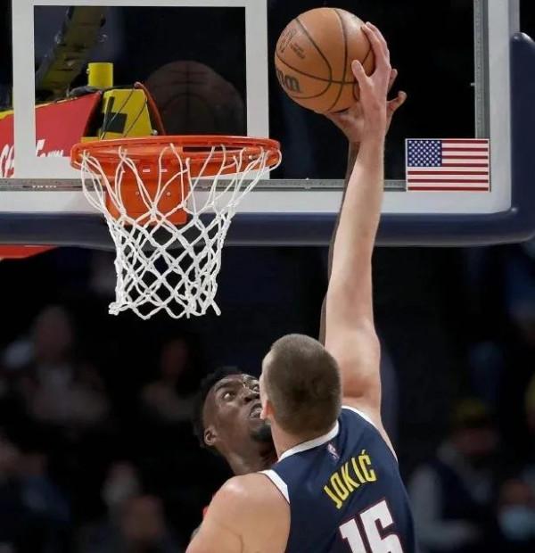 今日參賽球隊最佳球員評選，哈登26+9+7，庫裡，莫蘭特均落選