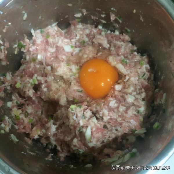 炸肉丸子別加錯了粉，教你正確做法，酥脆鮮嫩又多汁，還不油膩