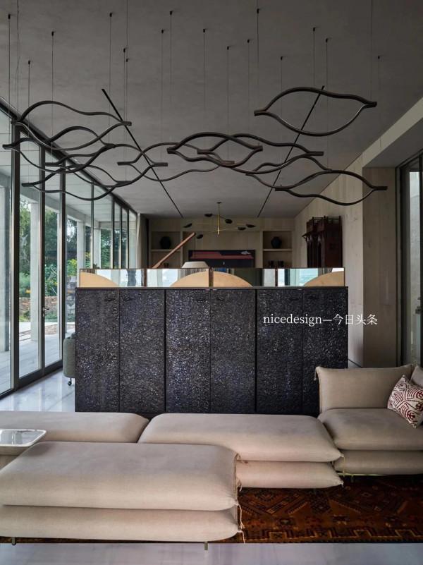 充滿神秘感和敬畏感的家 充滿神秘感和敬畏感的家