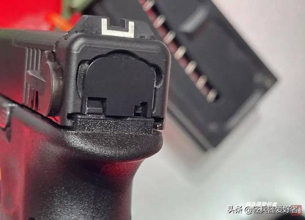 美國軍火商讓手槍成為衝鋒槍？美國法律又被鑽空子