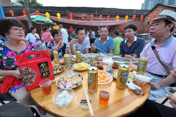 明日中秋節，10種傳統食物記得吃，個個都有好寓意，別不當回事