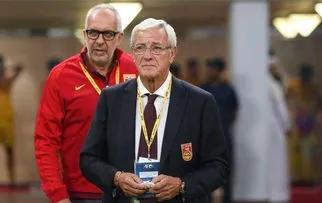 事實證明本土教練的執教水平只能在四十強賽這種低水平賽事上玩玩